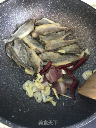 红烧黄花鱼的做法步骤：4