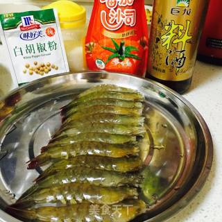 茄汁大虾的做法步骤：1