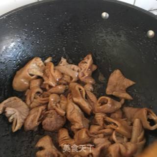 白菜炒大肠的做法步骤：5