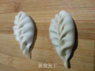 芹菜猪肉柳叶饺的做法步骤：9