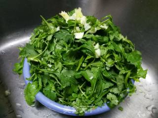 清炒菊花叶的做法步骤：1