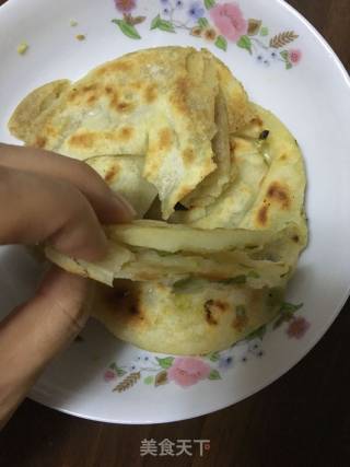 葱油饼的做法步骤：1