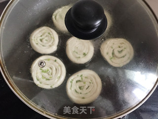 【葱油饼】变个花样做葱油饼的做法步骤：10