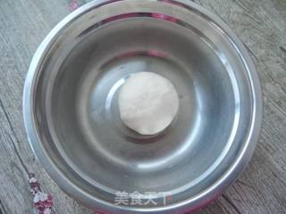 烧饼夹烤肉的做法步骤：1