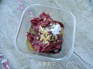 烧饼夹烤肉的做法步骤：3