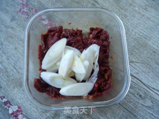 烧饼夹烤肉的做法步骤：4