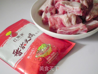 红果家菜谱之没有番茄的番茄排骨的做法步骤：1