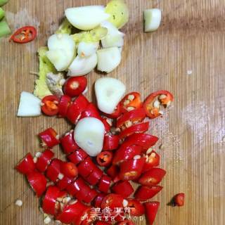 香拌鸡腿菇的做法步骤：4
