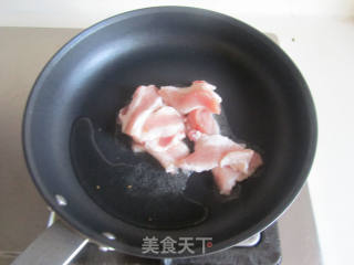 茶树菇豆腐泡五花肉的做法步骤：2