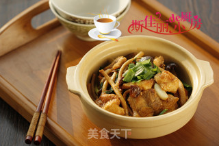 茶树菇豆腐泡五花肉的做法步骤：13