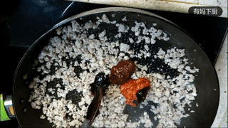 香脆可口的有肉酱香饼的做法步骤：2