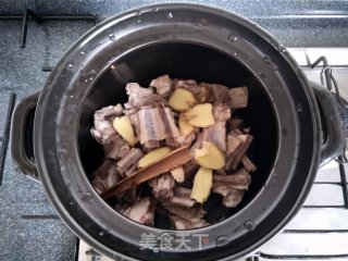 清炖羊排白萝卜的做法步骤：5