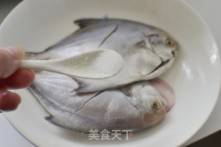 清蒸小鲳鱼的做法步骤：4