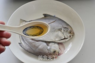 清蒸小鲳鱼的做法步骤：5