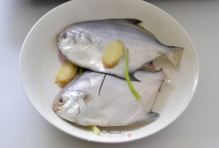 清蒸小鲳鱼的做法步骤：7