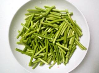 蒜苔炒肉的做法步骤：1