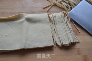 黄焖豆皮的做法步骤：2