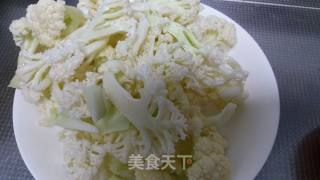 油渣炒花菜的做法步骤：1