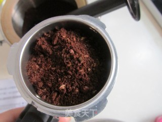 奶泡拉花咖啡的做法步骤：6