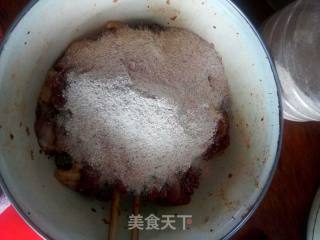 粉蒸肉的做法步骤：4