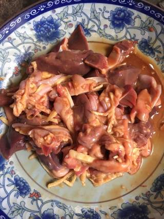 鸡杂炒荷兰豆的做法步骤：1