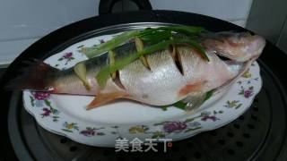 清蒸鲈鱼的做法步骤：6