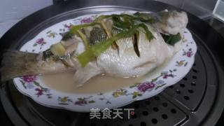 清蒸鲈鱼的做法步骤：7