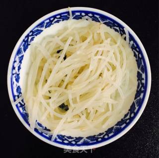 老北京炸酱面的做法步骤：4