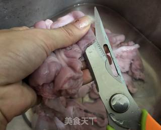 黑乐砂锅啫啫生肠的做法步骤：2