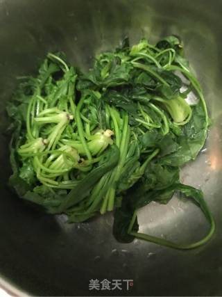 荠菜香干的做法步骤：2