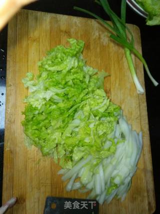 #快手懒人餐#凉拌白菜的做法步骤：1