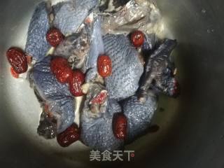 乌鸡汤的做法步骤：2