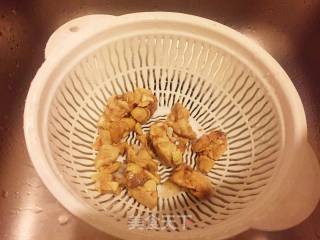 咖喱鸡块的做法步骤：1