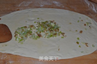 发面葱花饼的做法步骤：10