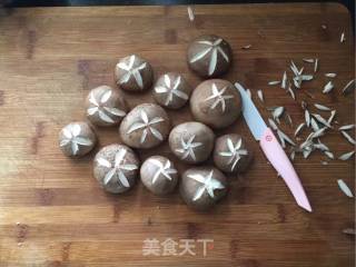 特色黄焖鸡块的做法步骤：1