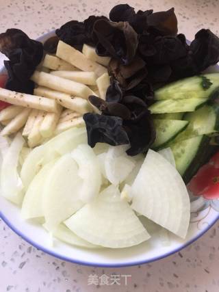 炒杂蔬的做法步骤：1