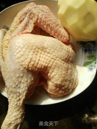 土豆烧鸡的做法步骤：1
