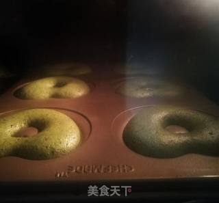 抹茶爱心甜甜圈的做法步骤：9