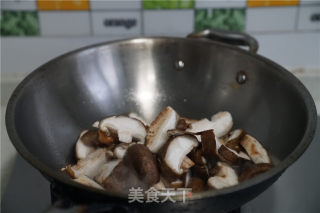 鸡蛋香菇小炒的做法步骤：4