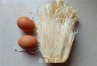 “快手懒人餐”金针菇炒鸡蛋的做法步骤：1