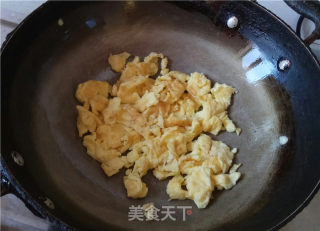 “快手懒人餐”金针菇炒鸡蛋的做法步骤：3