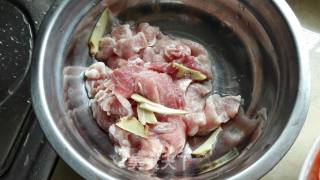 莴笋肉片的做法步骤：2