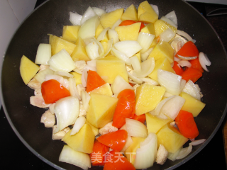 感恩有你咖喱鸡饭的做法步骤：3