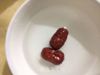 香肠蒸饭的做法步骤：1