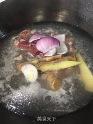 红烧牛腩的做法步骤：3