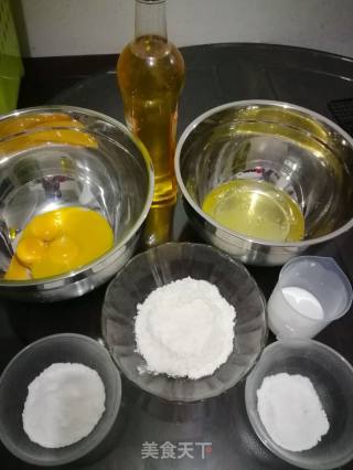 戚风蛋糕的做法步骤：1