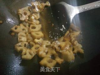 糖醋藕丁的做法步骤：2