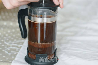 带着清晨阳光的拿铁牛奶的做法步骤：4