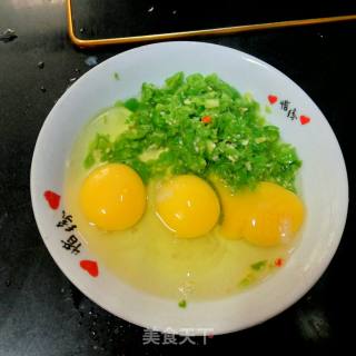 #快手懒人餐#青椒煎鸡蛋的做法步骤：3