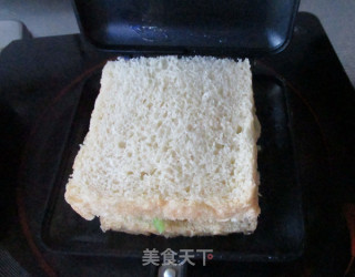 青椒煎蛋奶酪三明治的做法步骤：6